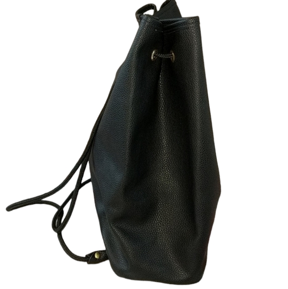 💕Intimissimi Faux Leather Backpack💕 - Picture 3 of 9